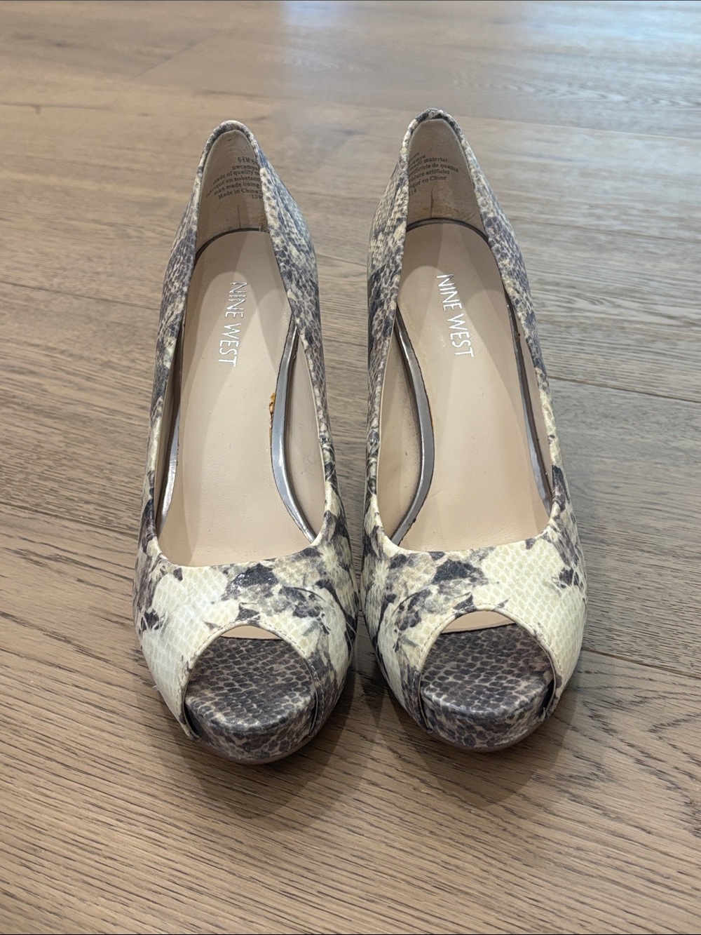 Nine West Snake-Print Peep-Toe Heels in Cream and Brown party Y2K chic Sz 6.5